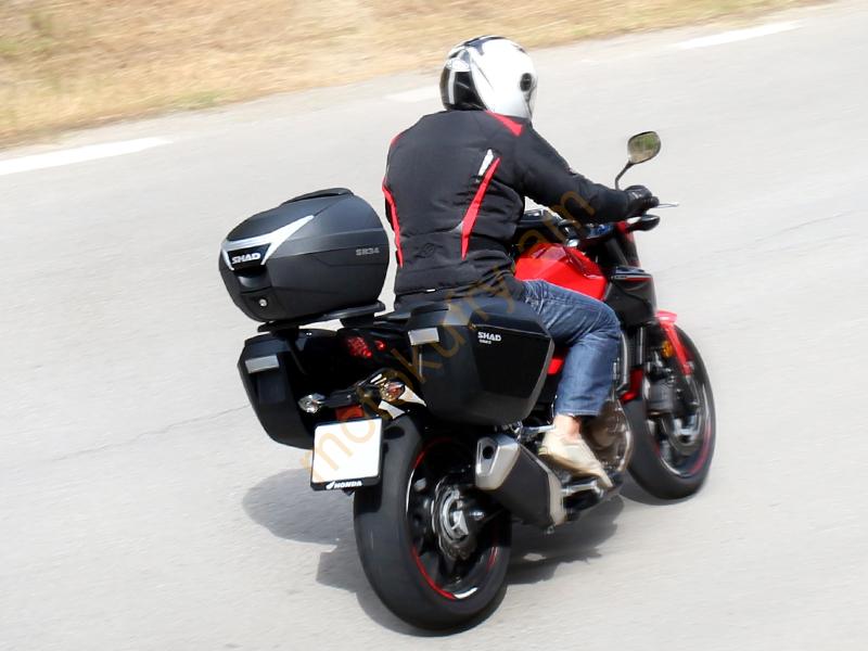 SHAD SH23 Motokufry boční D0B23100+D1B23E15