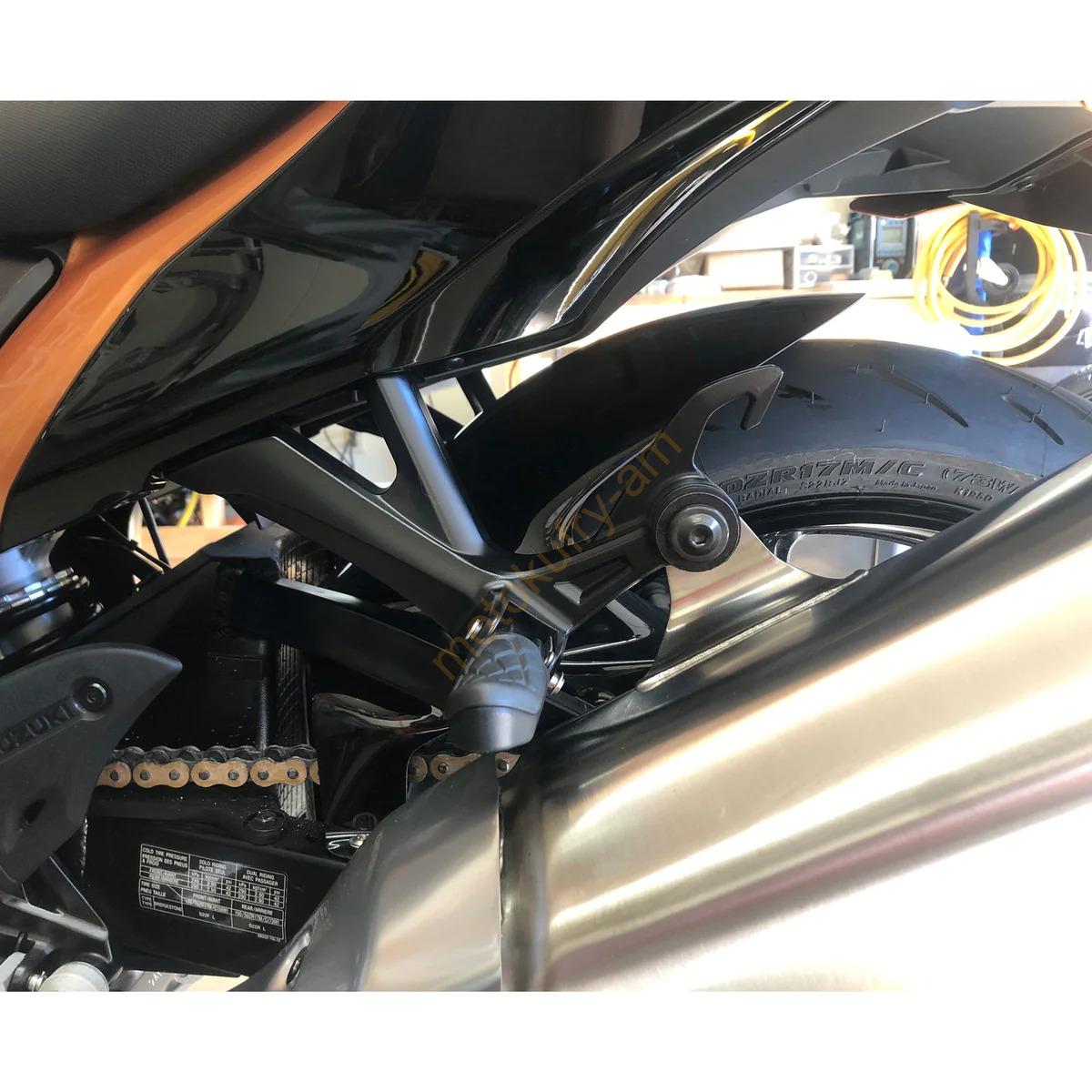 Suzuki Hayabusa GSX1300R 08- blatníček 070270C
