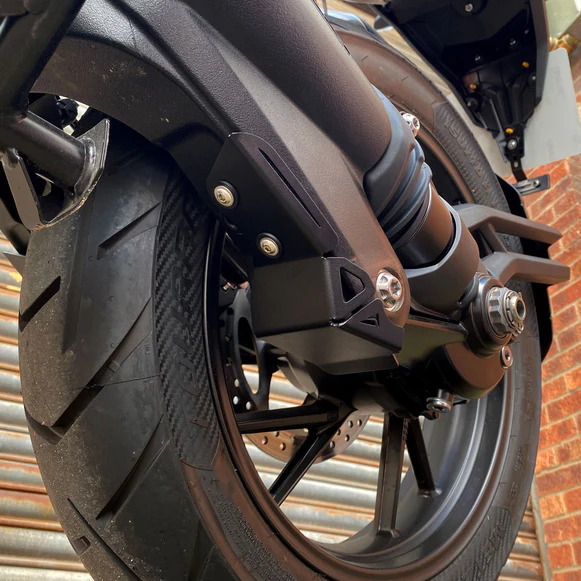 Triumph Tiger 1200 2022 chránič kyvné vidlice 36160M 