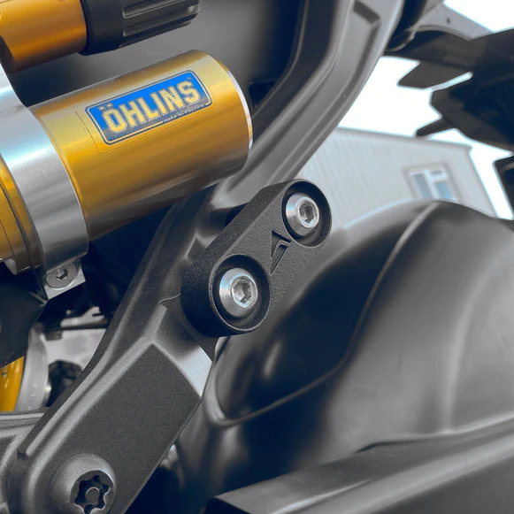 Yamaha MT-09 / SP 21-23 Zaslepovací bloky stupaček 32100M 