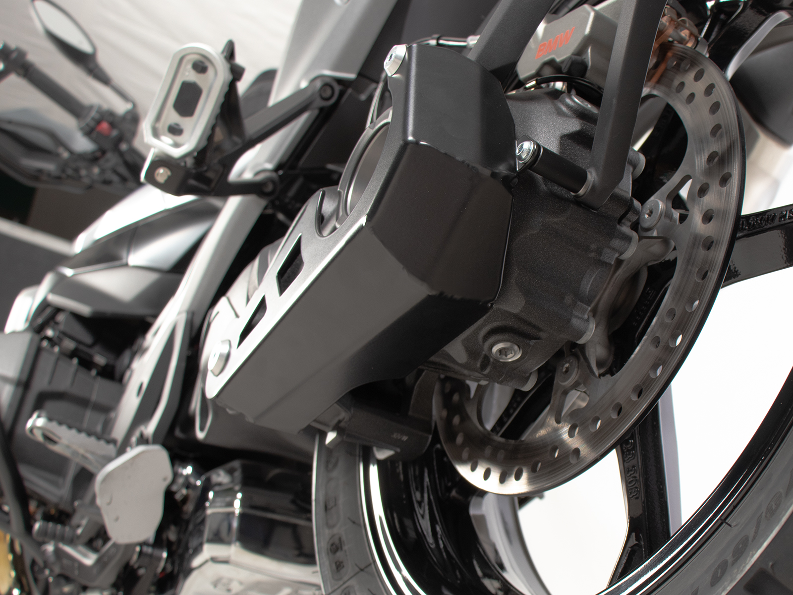 BMW R1300GS 23- chránič kardanu 42246532 00 01