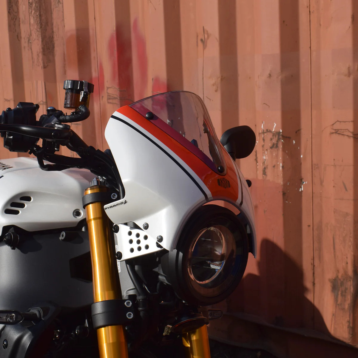 Yamaha XSR 900 24- přední štít 22286WR