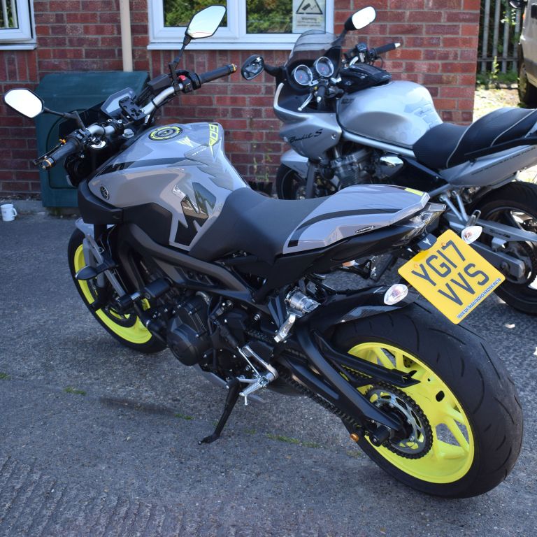 Yamaha MT-09 2017-2018 kryt sedla 12412E
