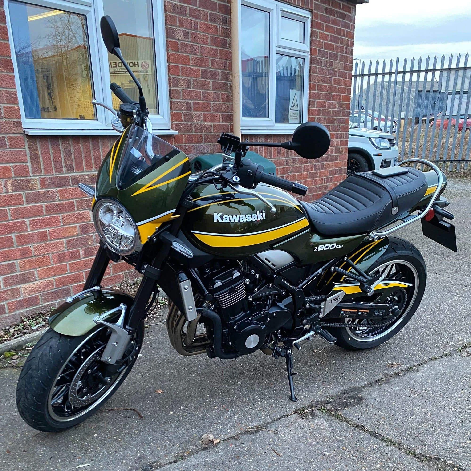 Kawasaki Z900RS 19- štít 23500Z
