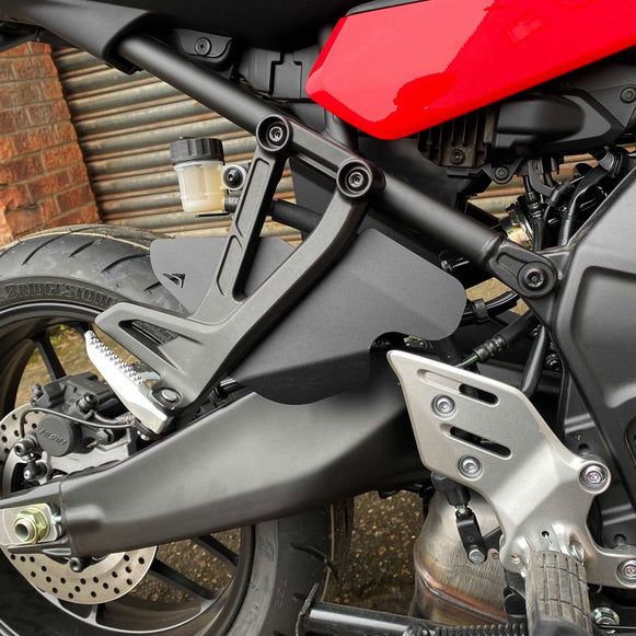Yamaha Tracer 9 21- kryt zadních stupaček 35290M