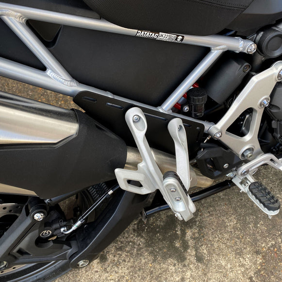 Triumph Tiger  1200 22 výplňové panely pod stupačku 35601M