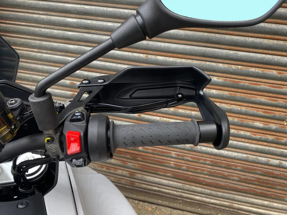 Moto Guzzi V100 Mandello/S  22- chrániče rukou 38870M