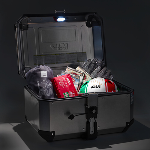 Givi E198B dobíjecí přídavné světlo do víka kufru 