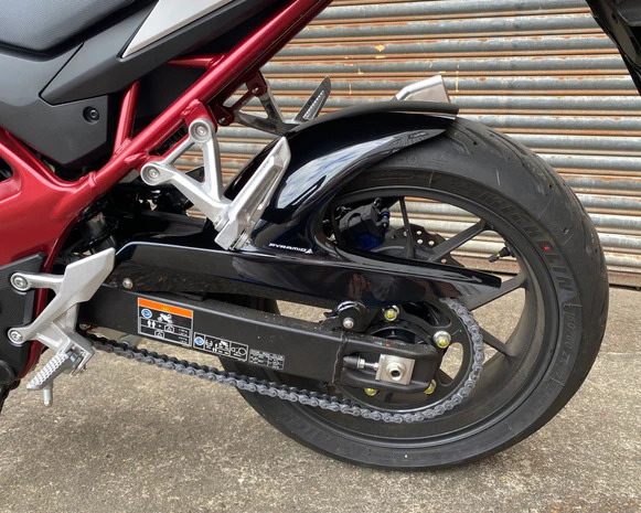 Honda CB 750 Hornet 23-25 blatníček  071234B
