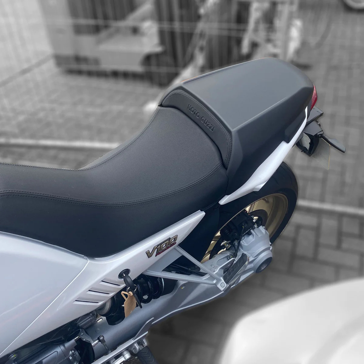 Moto Guzzi V100 Mandello / S 22- kryt sedla 18555M