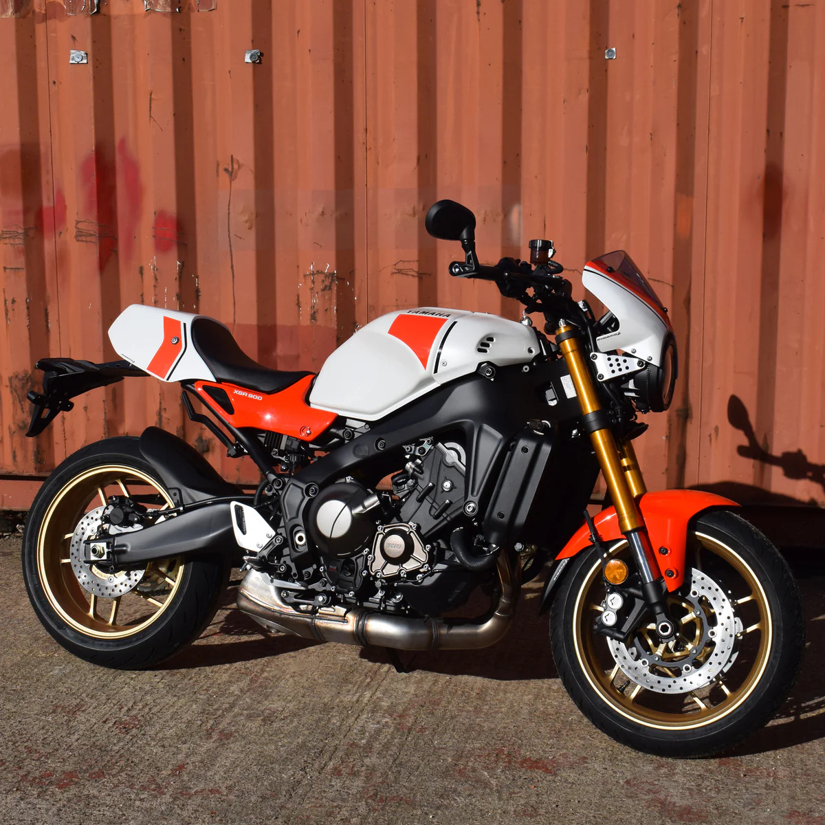 Yamaha XSR 900 24- přední štít 22286WR