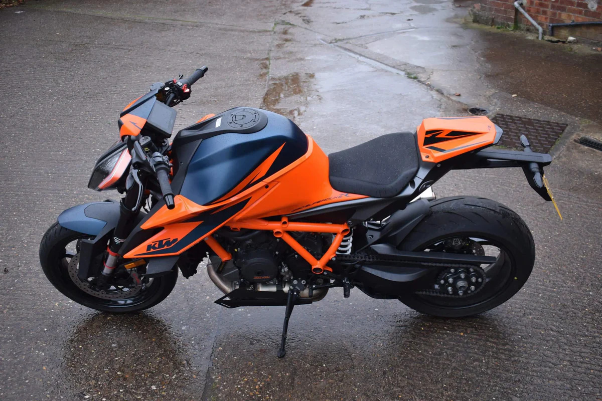 KTM 1290 Superduke R/EVO 20- Kryt sedla 19990D