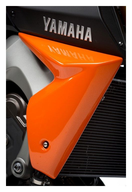Yamaha MT-09 13-16 boční kryt chladiče 22131M