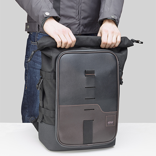 Givi CRM101 batoh/zadní moto brašna 18L.