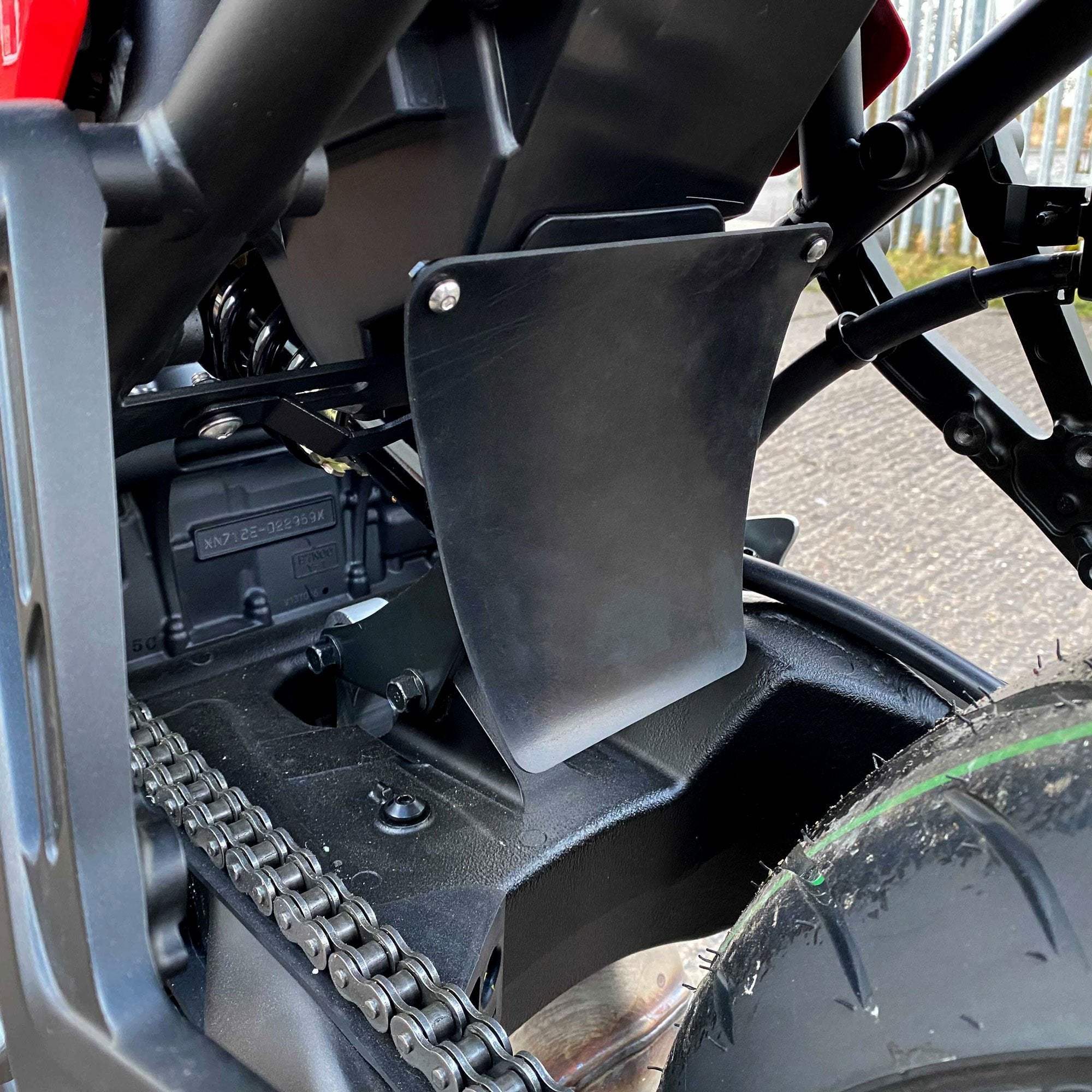 Yamaha Tracer 9/GT 21- kryt zadního tlumiče 812003