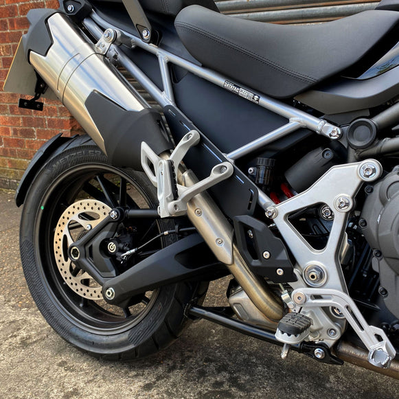 Triumph Tiger  1200 22 výplňové panely pod stupačku 35601M