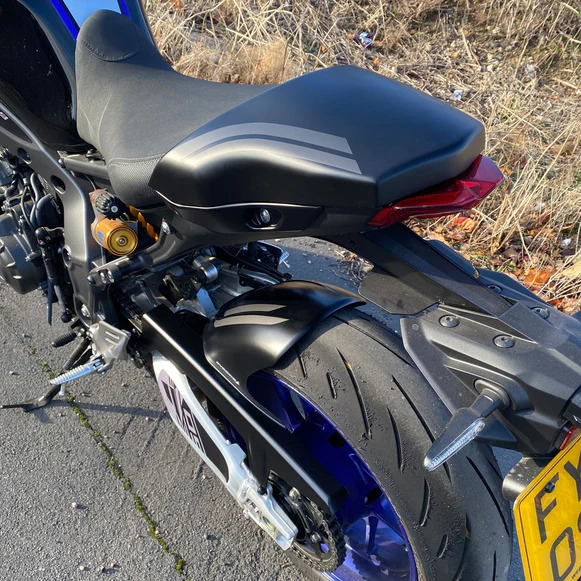 Yamaha MT-09 2021- kryt sedla 12416F