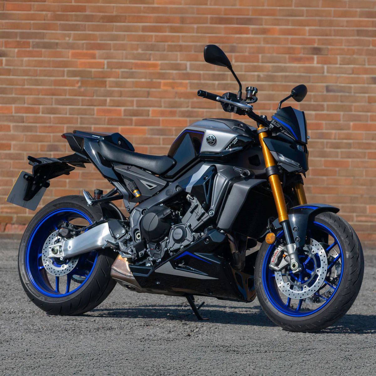 Yamaha MT-09 SP 21-/Tracer 9 GT/GT+ 21- boční výpln nad motor 22152K