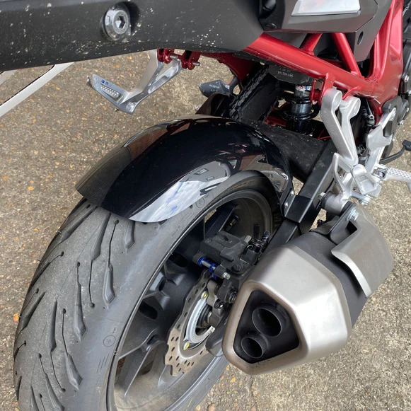 Honda CB 750 Hornet 23-25 blatníček  071234B