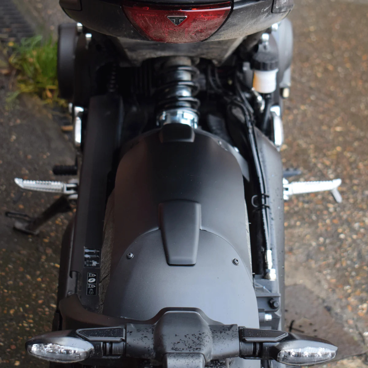 Triumph Trident 660 21- zadní blatníček 076944M