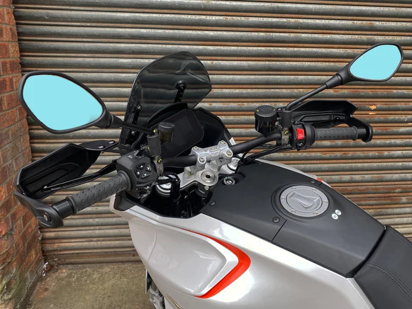 Moto Guzzi V100 Mandello/S  22- chrániče rukou 38870M
