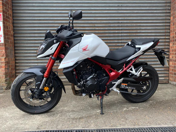 Honda CB 750 Hornet 23-25 blatníček  071234B