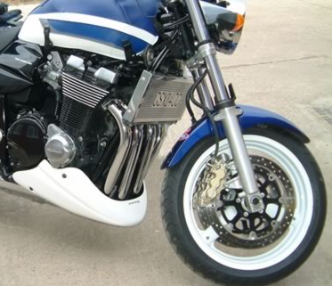 Suzuki GSX 1400 01-08 klín pod motor 20411C